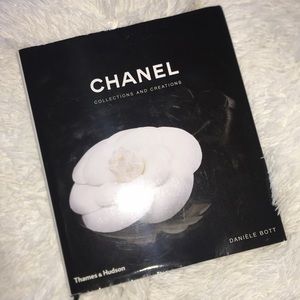CHANEL Collections and Creations